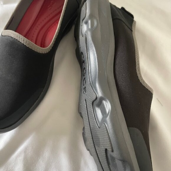 Crocs Women 8 W Casual Black Slip Ons – BN - Picture 3 of 11